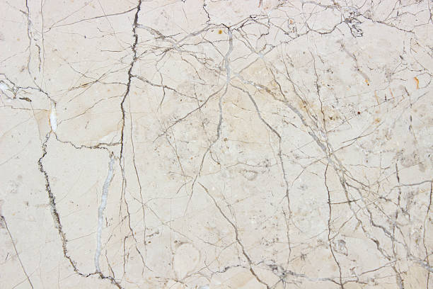 Pourquoi le travertin se fissure ?
